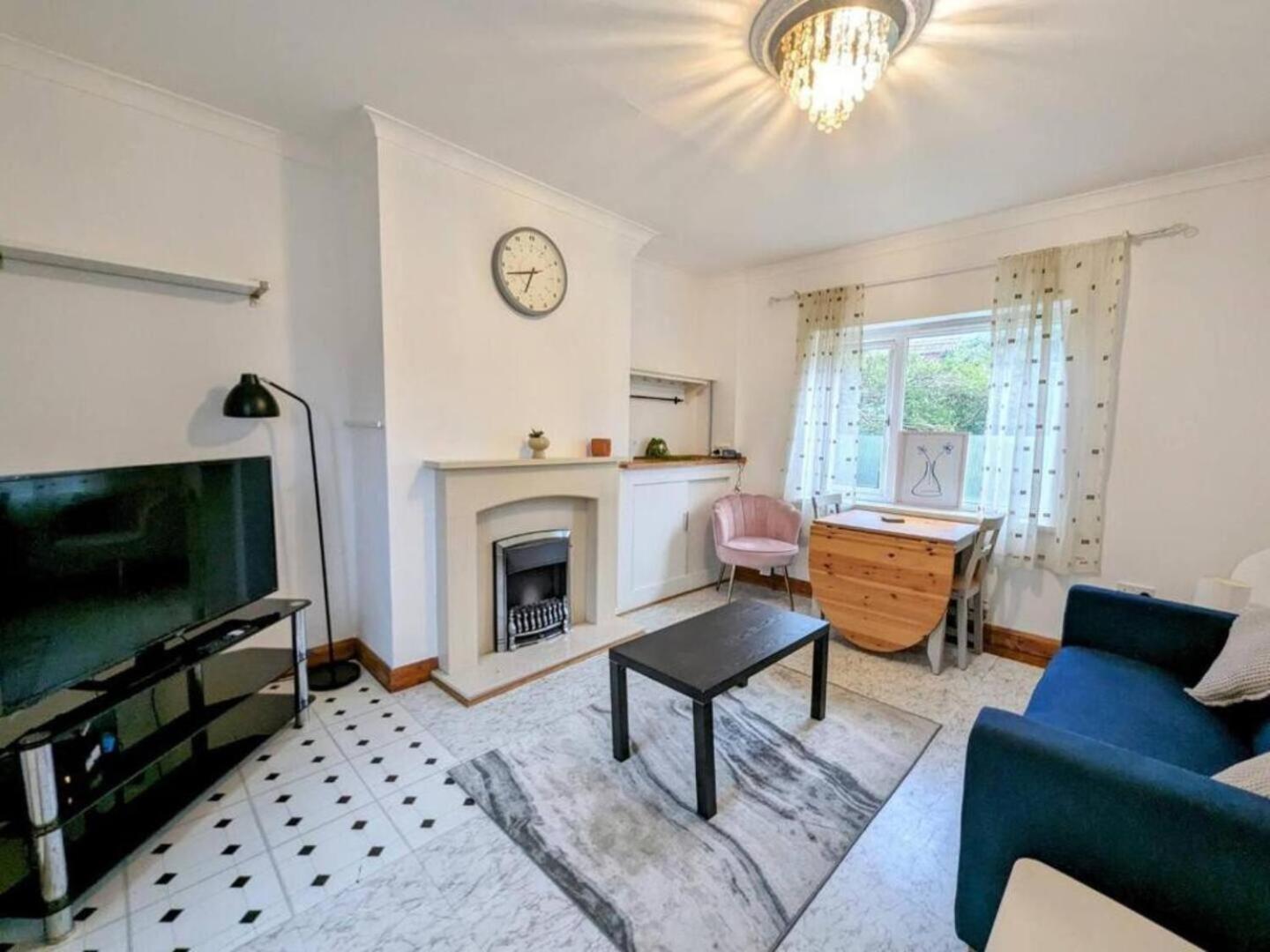2 Bedroom Home With Driveway Close To Quayside Gateshead Bagian luar foto