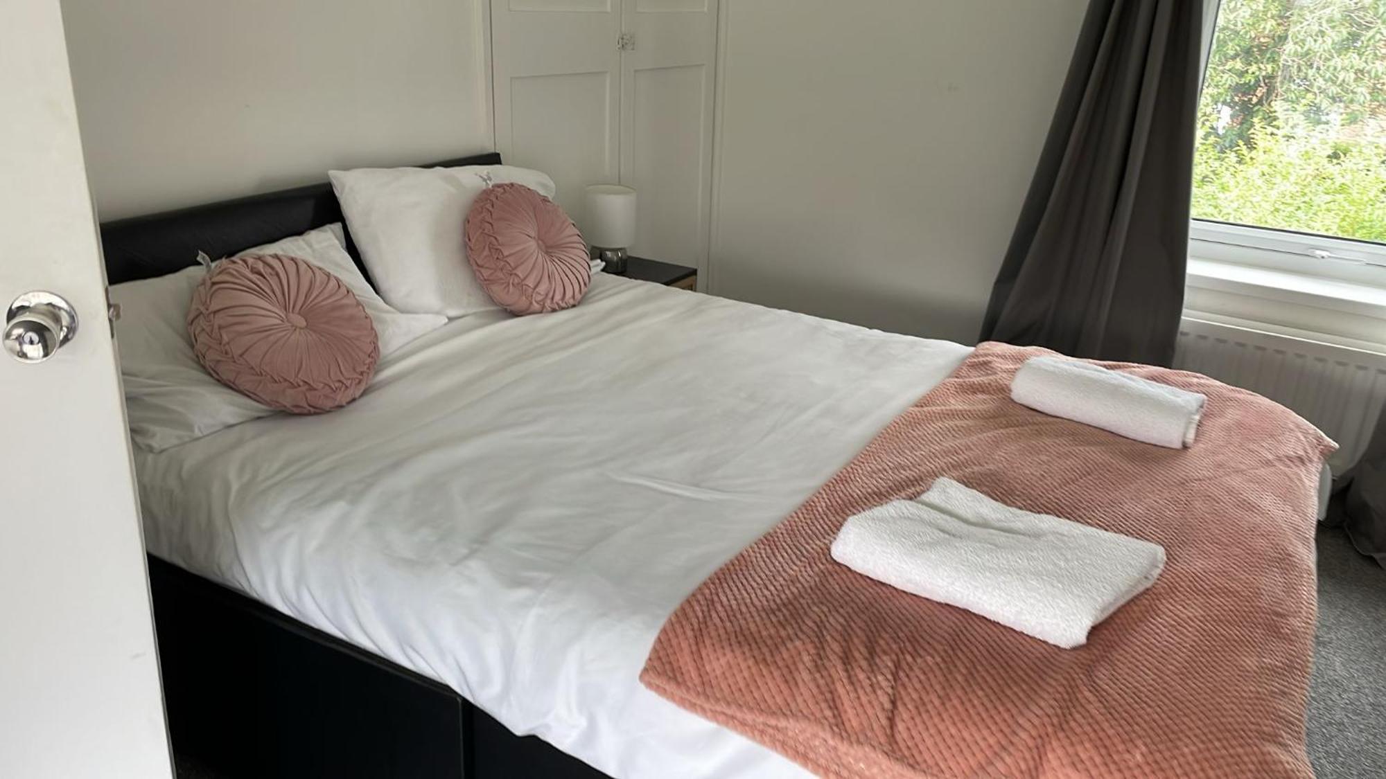 2 Bedroom Home With Driveway Close To Quayside Gateshead Bagian luar foto