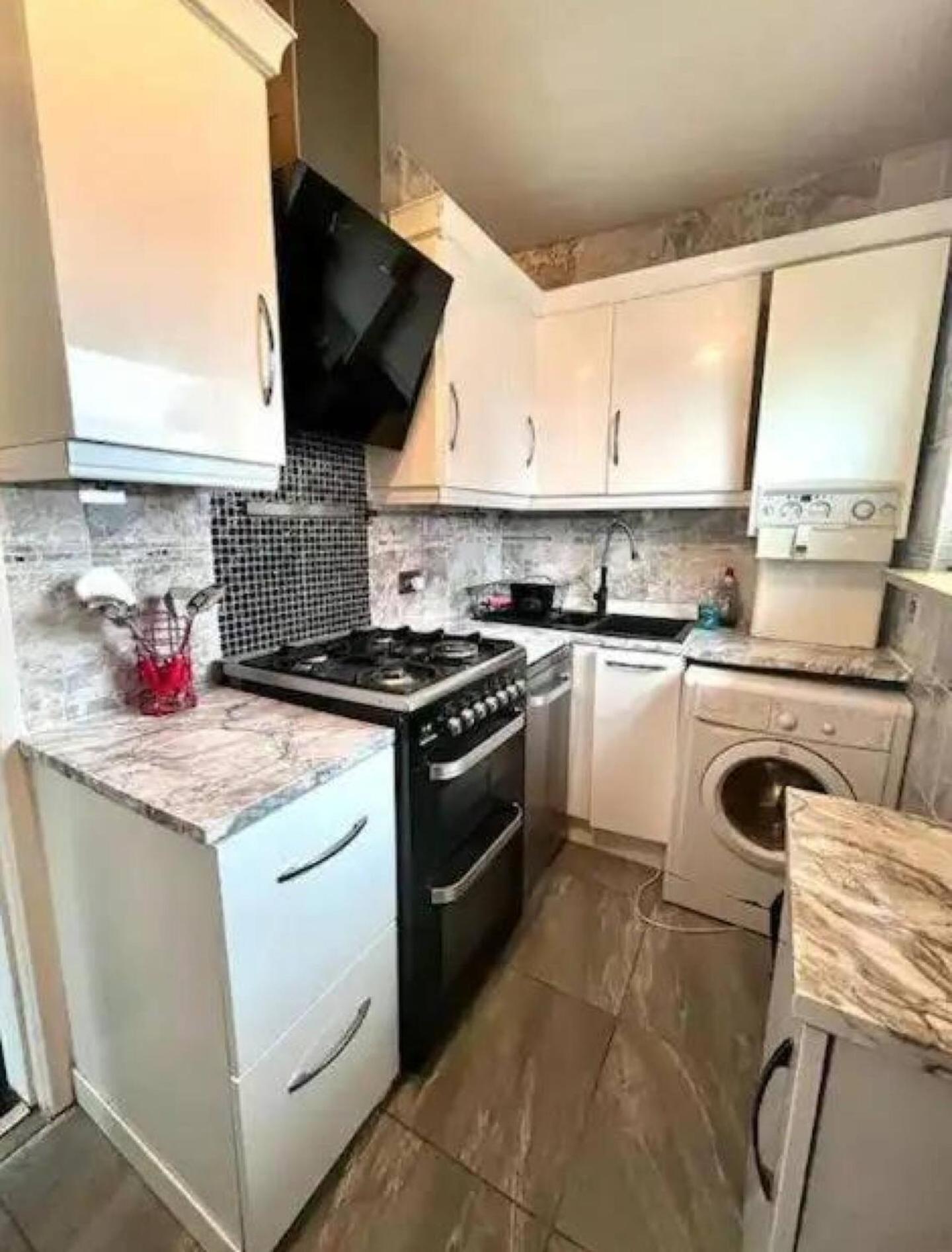 2 Bedroom Home With Driveway Close To Quayside Gateshead Bagian luar foto